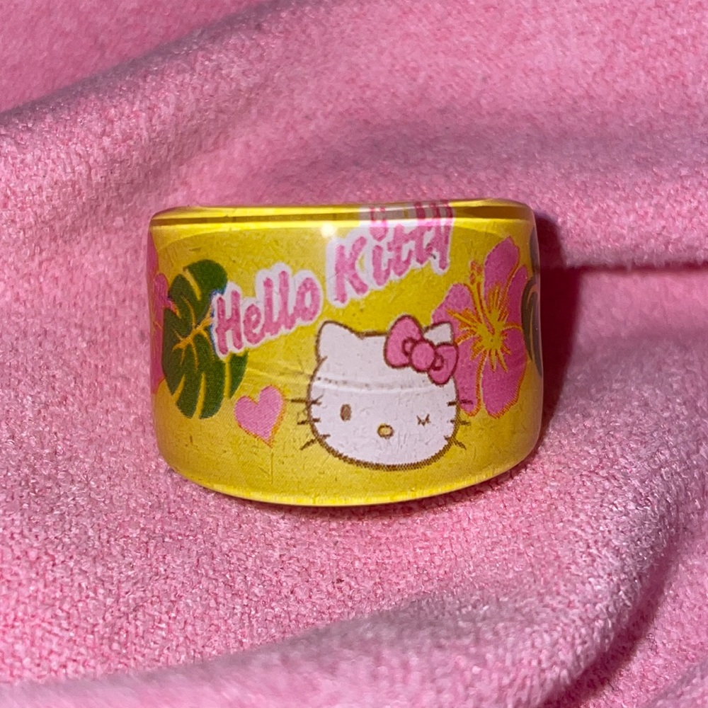 Sanrio Hello Kitty lucite ring
